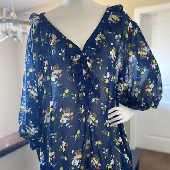 Torrid Ruffle Front Sheer Top size 3 New with Tag - Picture 1 of 3